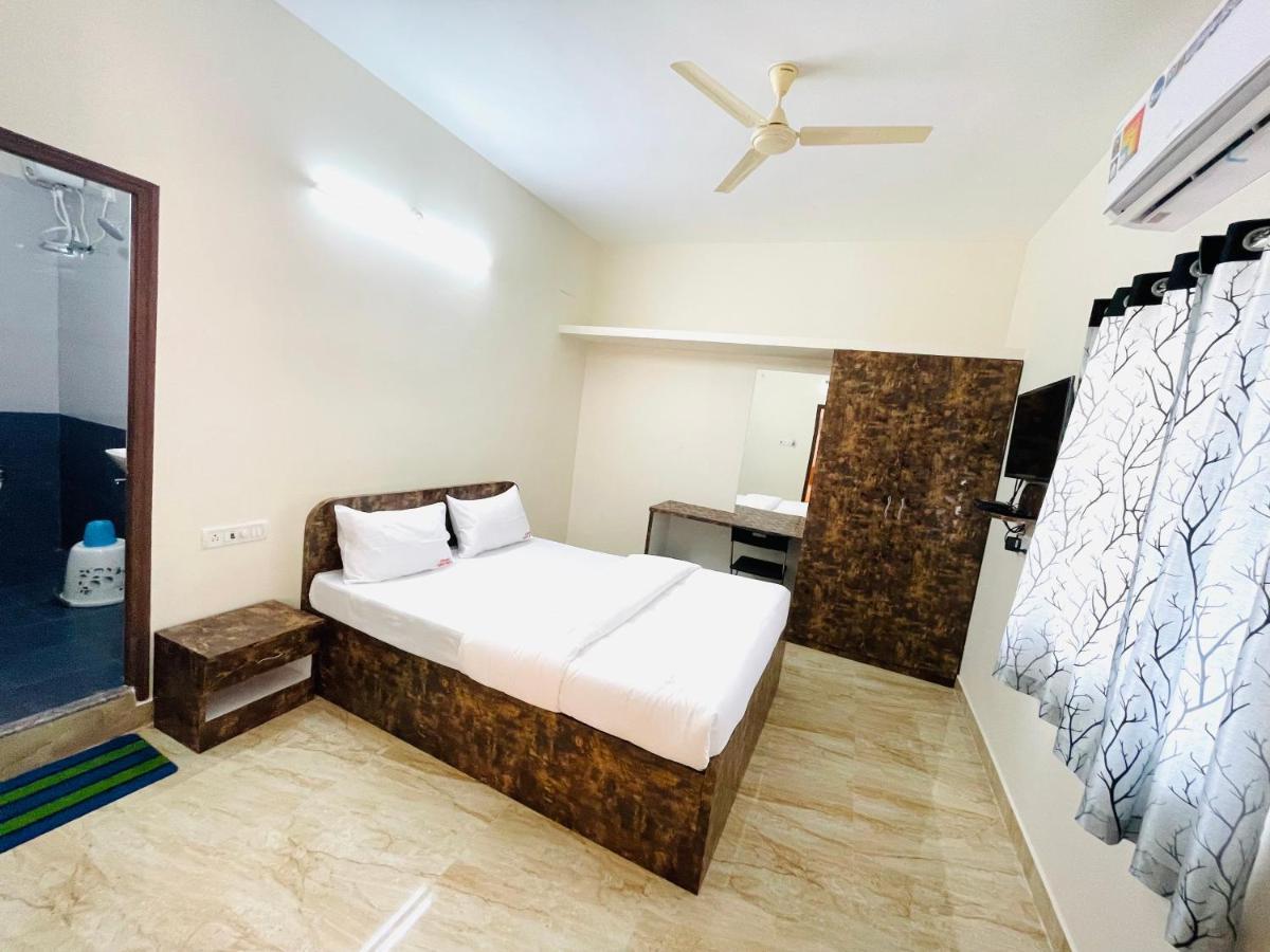 Lsr Service Apartments Tirupati Eksteriør billede