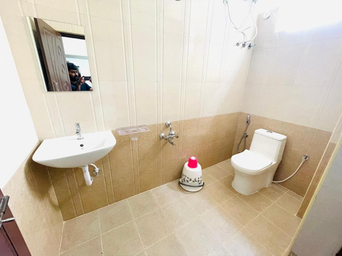 Lsr Service Apartments Tirupati Eksteriør billede