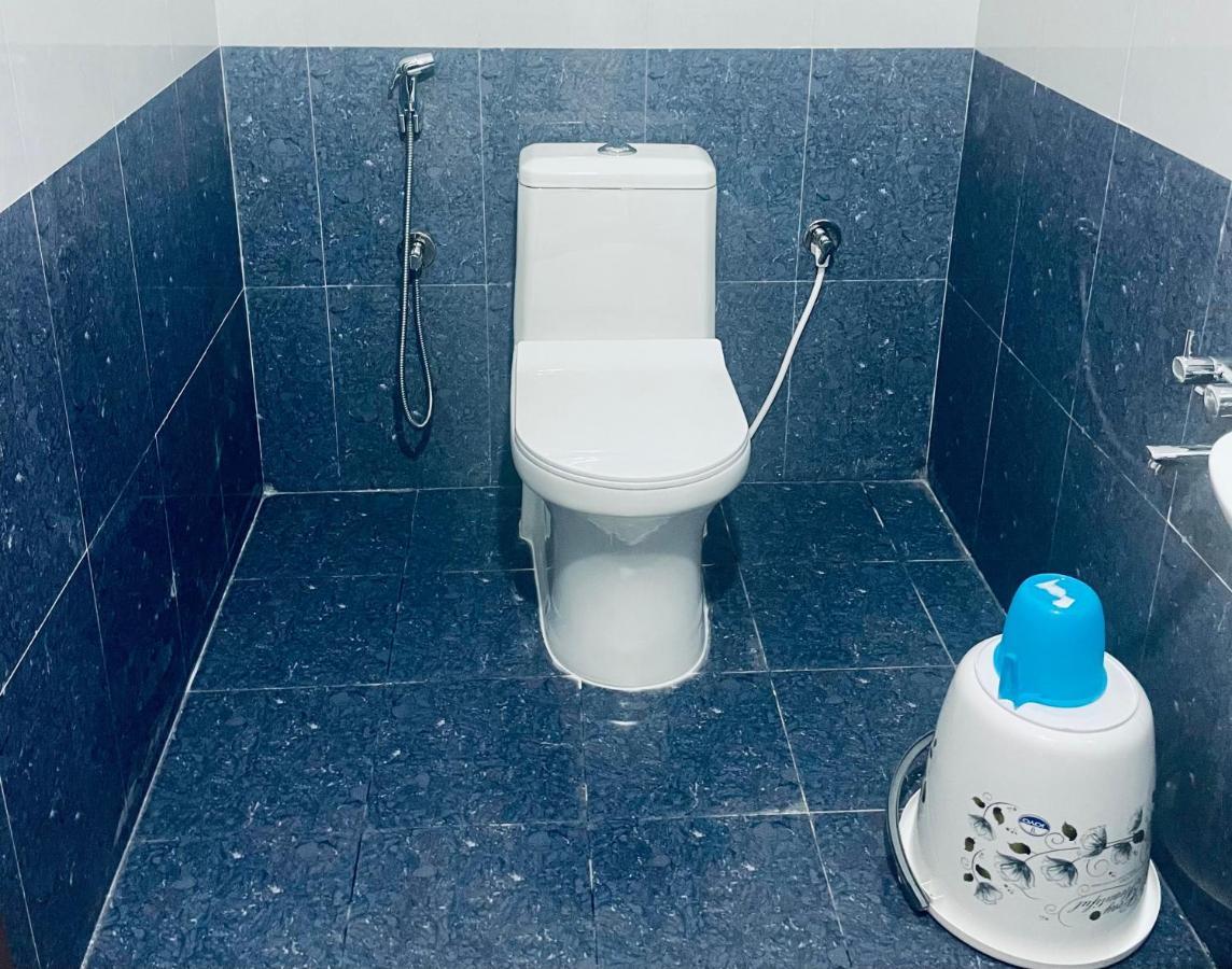Lsr Service Apartments Tirupati Eksteriør billede