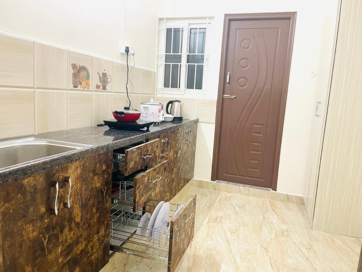 Lsr Service Apartments Tirupati Eksteriør billede