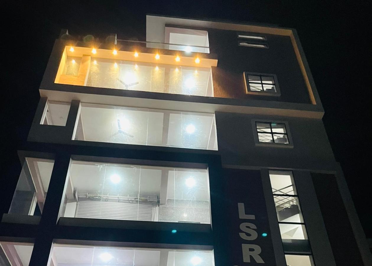 Lsr Service Apartments Tirupati Eksteriør billede