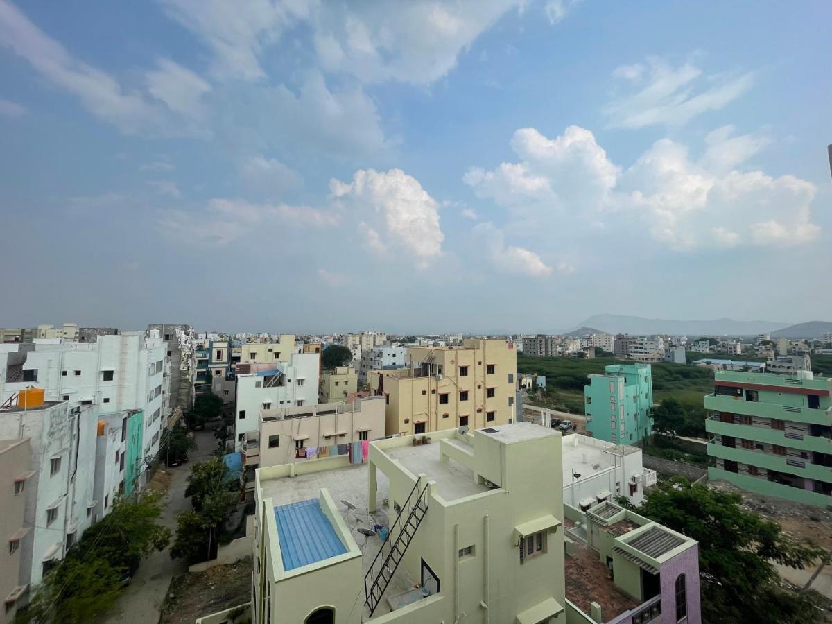 Lsr Service Apartments Tirupati Eksteriør billede