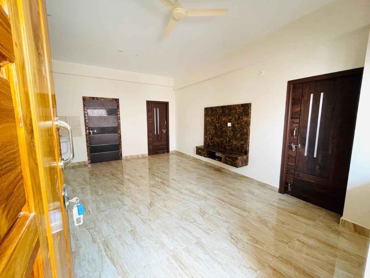 Lsr Service Apartments Tirupati Eksteriør billede